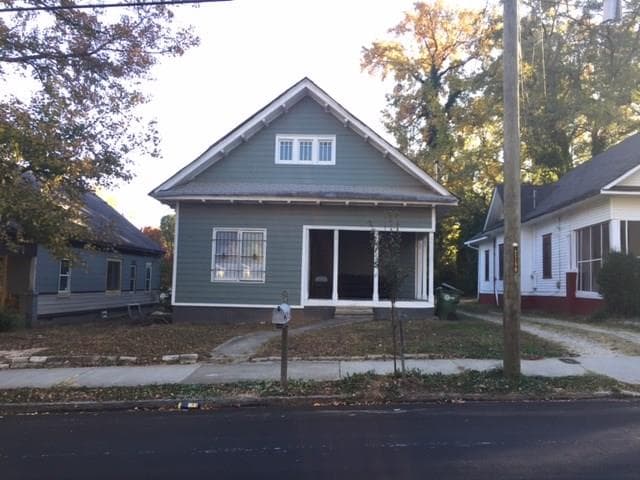 5 bedroom, 1,388 sq ft single family residence sold at 1098 Sells Avenue, Atlanta, GA 30310
