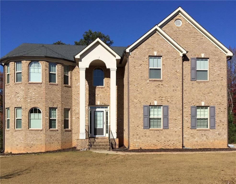 6 bedroom, 4,427 sq ft single family residence sold at 2840 Riveroak Court, Atlanta, GA 30331