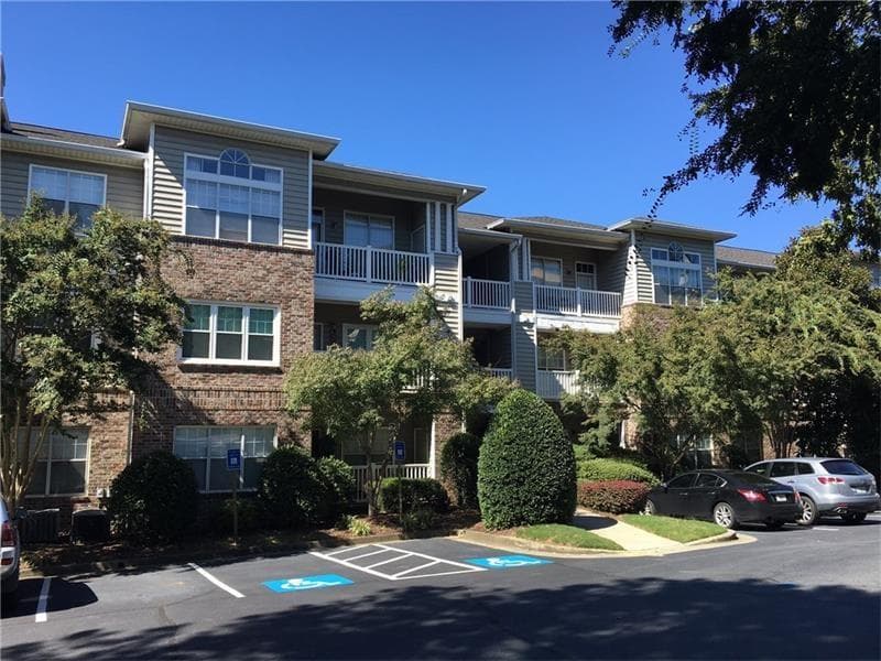 1 bedroom, 784 sq ft condominium sold at 2700 Pine Tree Road 1304, Atlanta, GA 30324