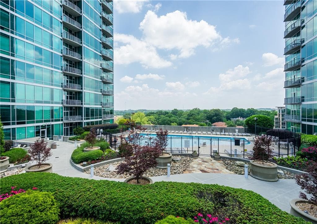 1 bedroom, 683 sq ft condominium sold at 943 Peachtree Street 1614, Atlanta, GA 30309