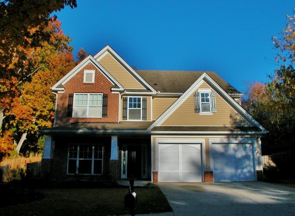 4 bedroom, 2,633 sq ft single family residence sold at 6659 Island Pointe Drive, Buford, GA 30518