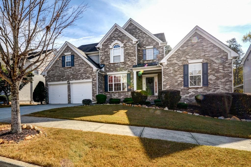 5 bedroom, 4,556 sq ft single family residence sold at 1628 Broomfield Way, Lawrenceville, GA 30044