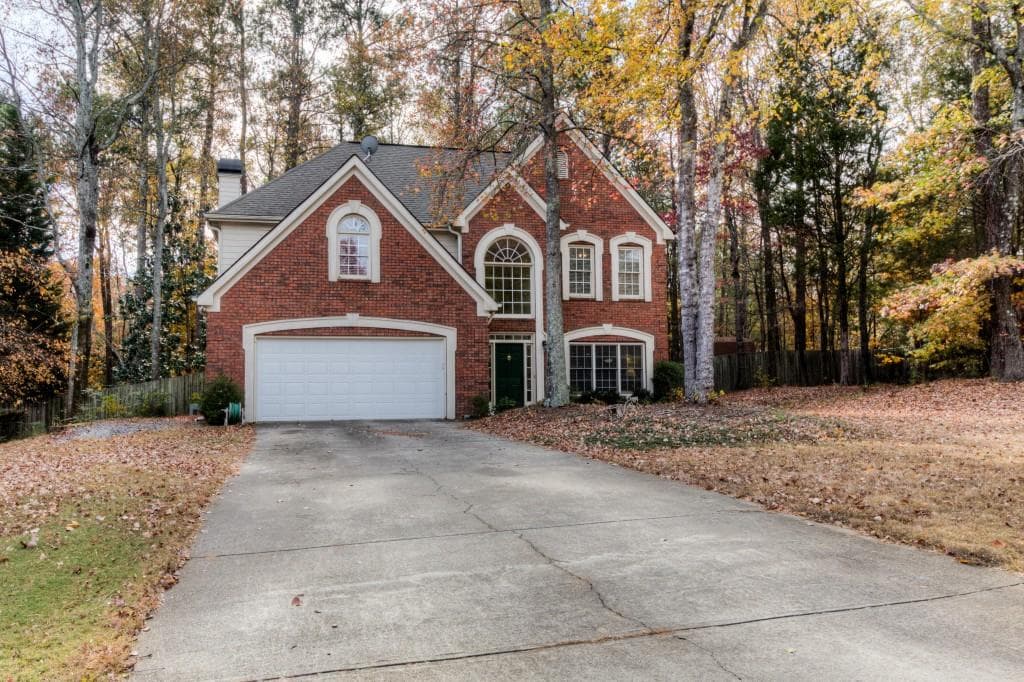 4 bedroom, 2,572 sq ft single family residence sold at 1100 Arya Drive, Roswell, GA 30076