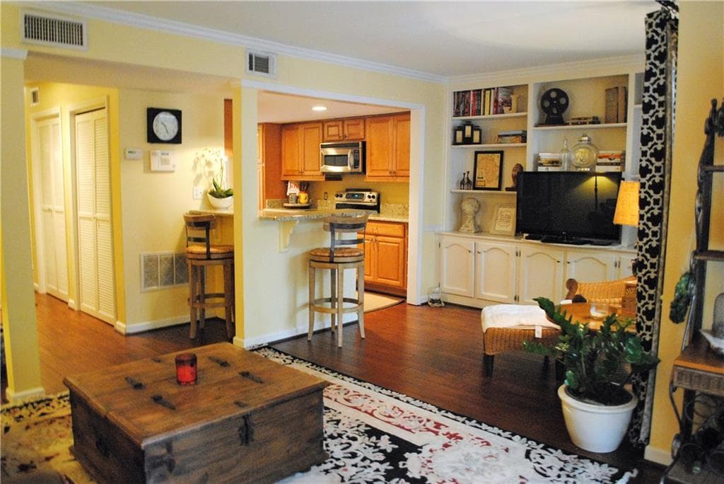 17 Ivy Ridge, Atlanta, GA 30342 — most recent listing photo