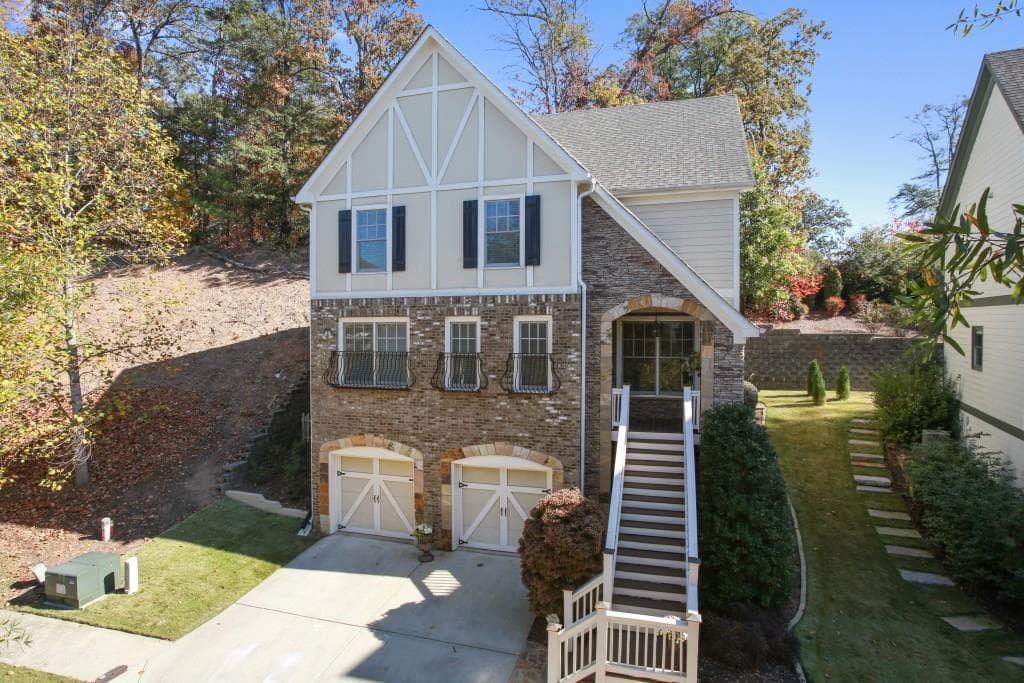 5 bedroom, 3,009 sq ft single family residence sold at 1665 Duncan Drive, Atlanta, GA 30318