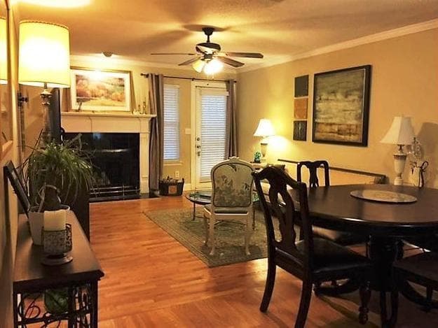 2 bedroom, 900 sq ft condominium sold at 302 Teal Court 302, Roswell, GA 30076