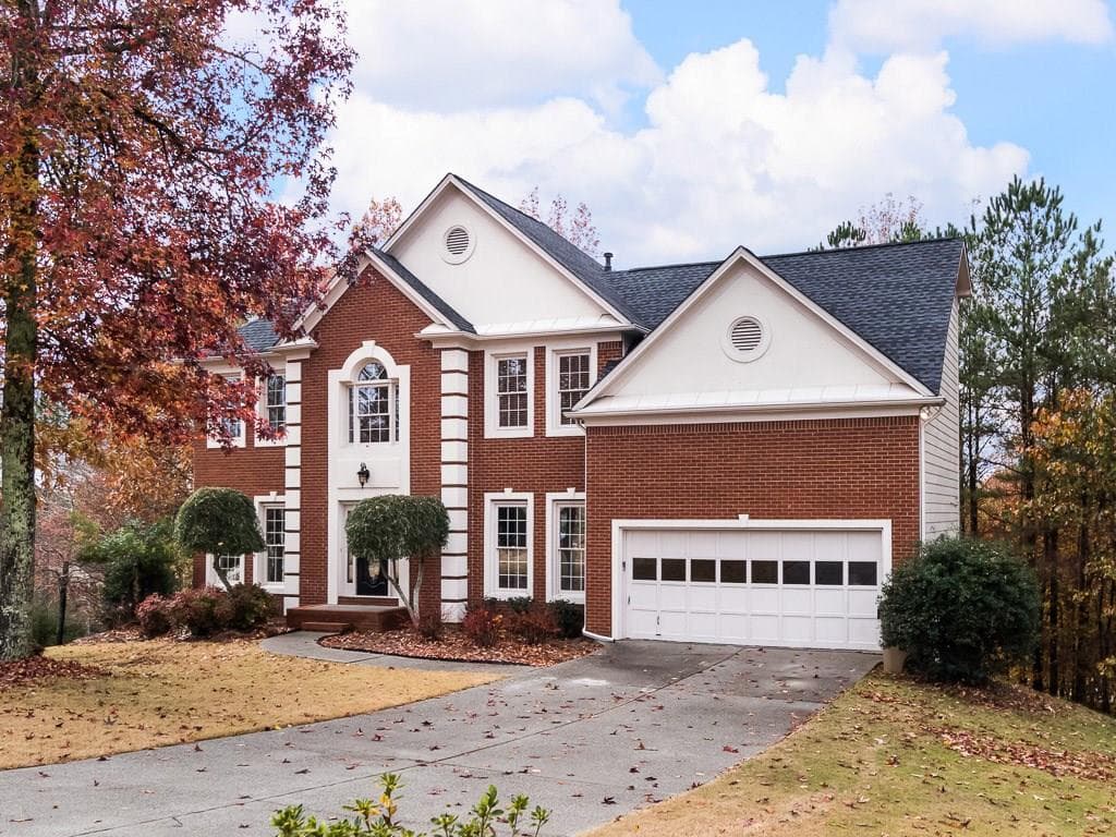 5 bedroom, 3,000 sq ft single family residence sold at 2215 Rose Walk Drive, Alpharetta, GA 30005