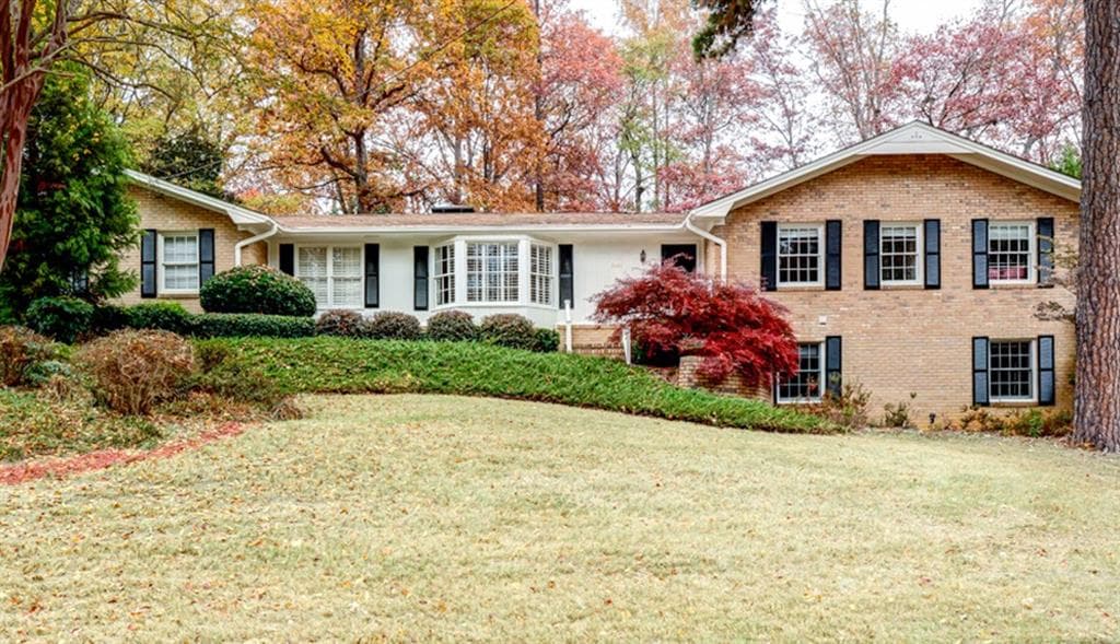 5 bedroom, 3,245 sq ft single family residence sold at 2844 Jasmine Court, Atlanta, GA 30345