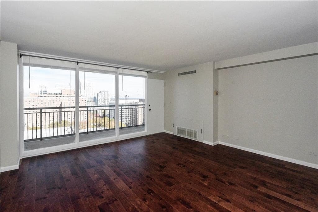 1 bedroom, 786 sq ft condominium sold at 620 Peachtree Street 1915, Atlanta, GA 30308