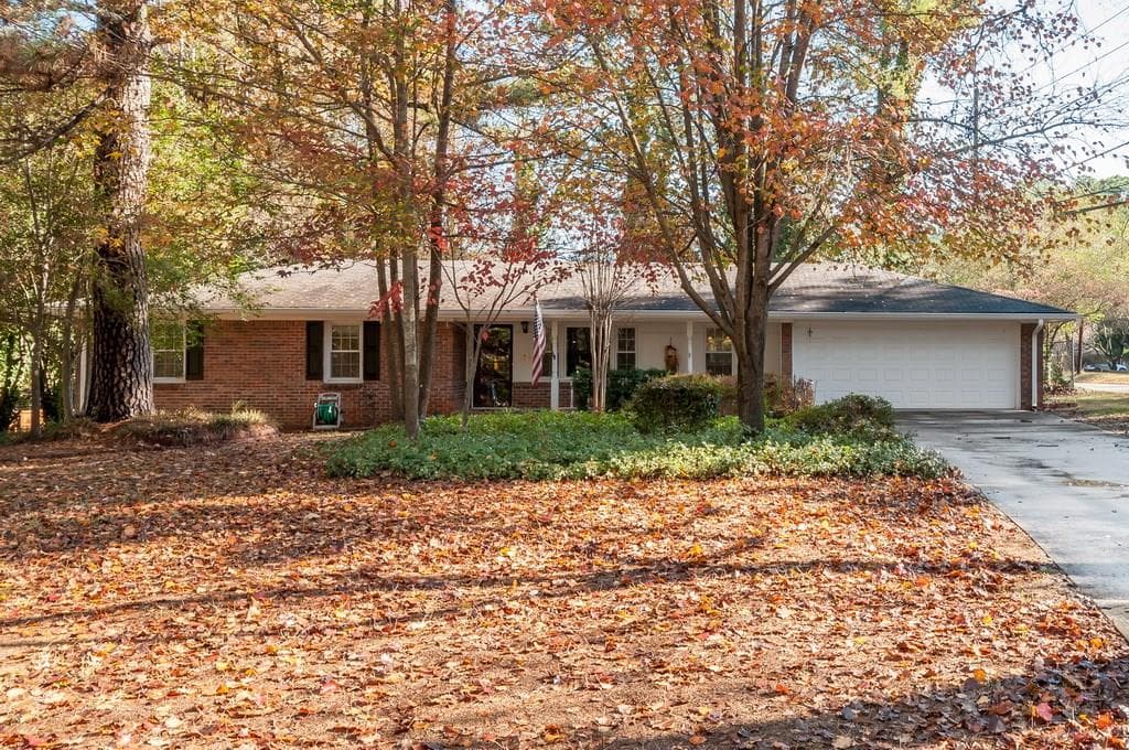 3 bedroom, 1,387 sq ft single family residence sold at 135 Cold Creek Drive, Alpharetta, GA 30009