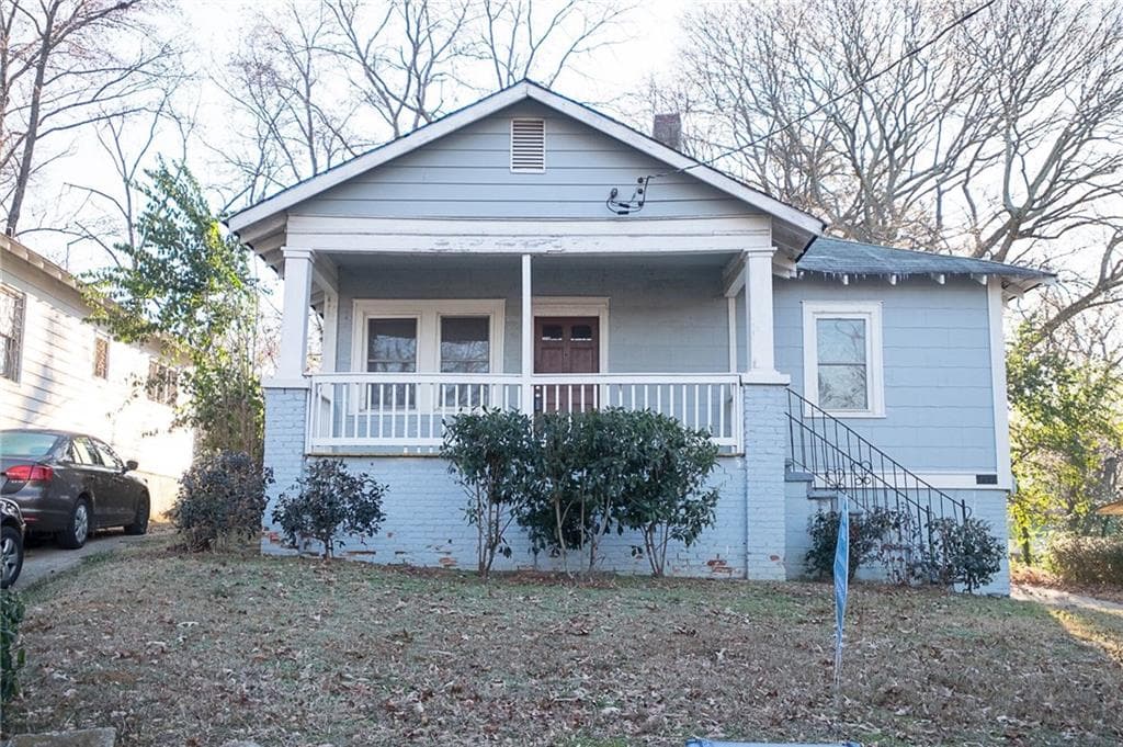 3 bedroom, 1,560 sq ft single family residence sold at 1633 Woodbine Avenue, Atlanta, GA 30317