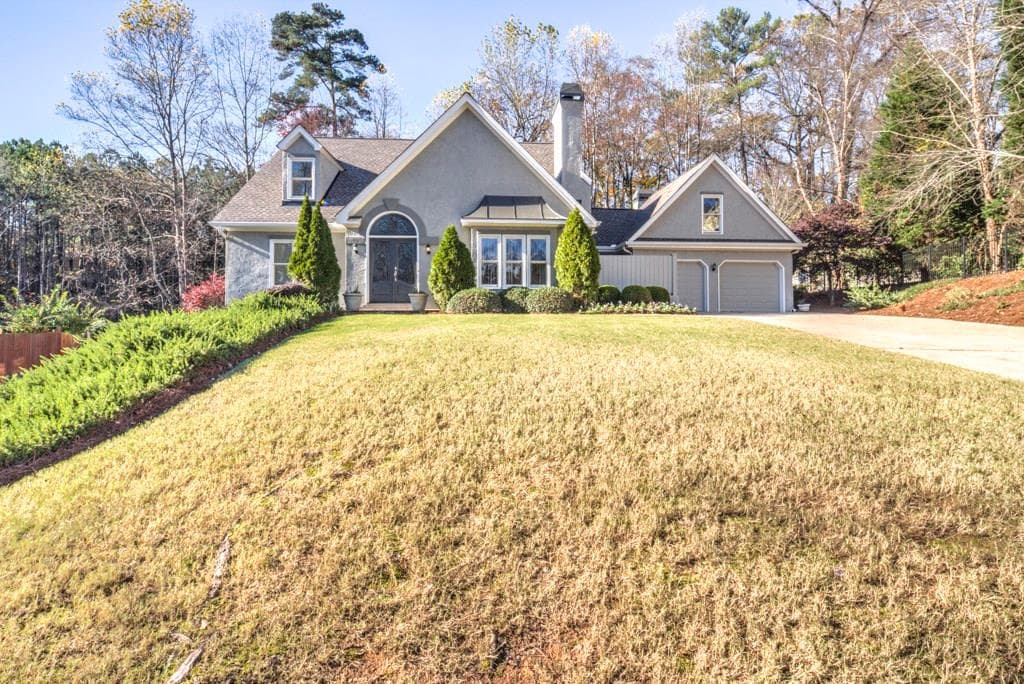 4 bedroom, 3,612 sq ft single family residence sold at 85 W Battery Place, Atlanta, GA 30342