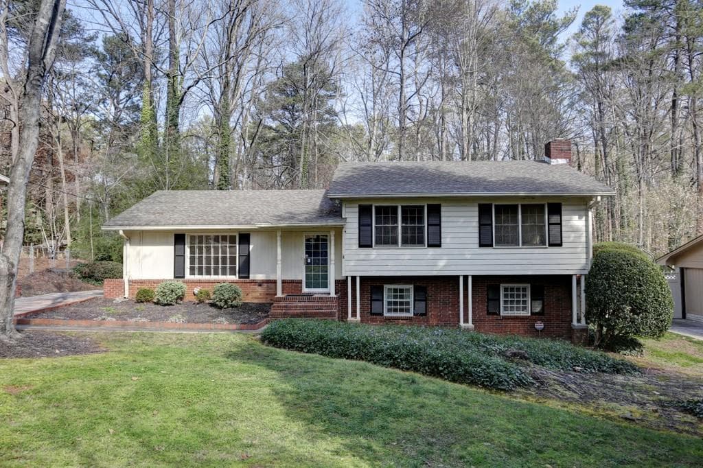 4 bedroom, 1,865 sq ft single family residence sold at 1632 Folkstone Road, Atlanta, GA 30329