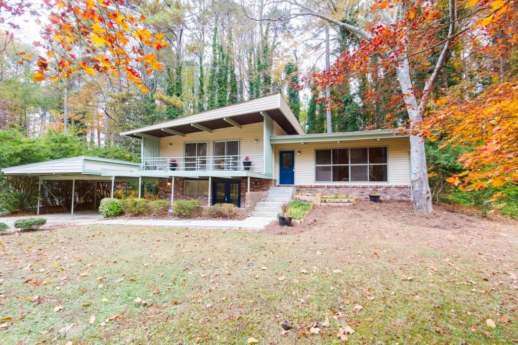 3 bedroom, 2,080 sq ft single family residence sold at 3798 Valley Bluff Drive, Atlanta, GA 30340
