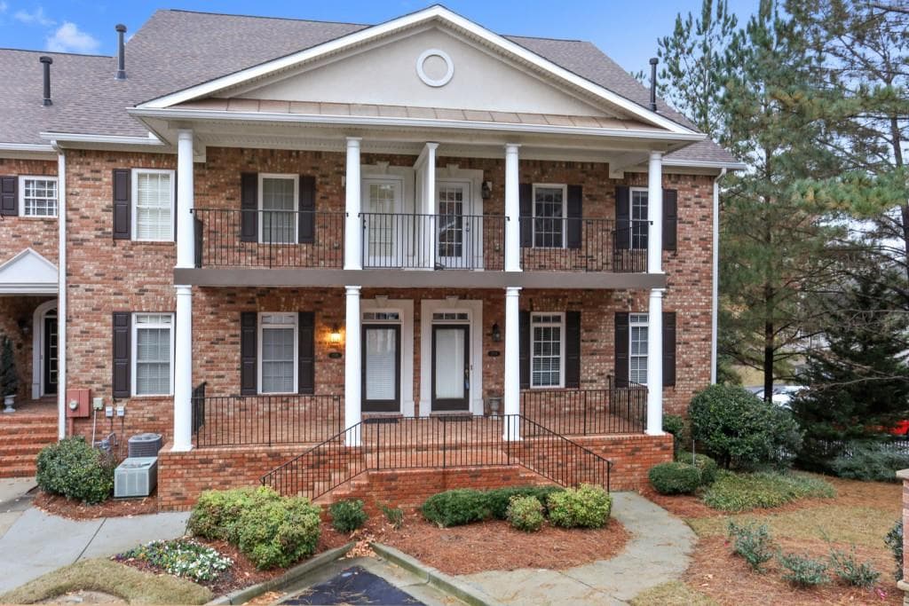 2574 Oglethorpe Circle 2574, Brookhaven, GA 30319 — most recent listing photo