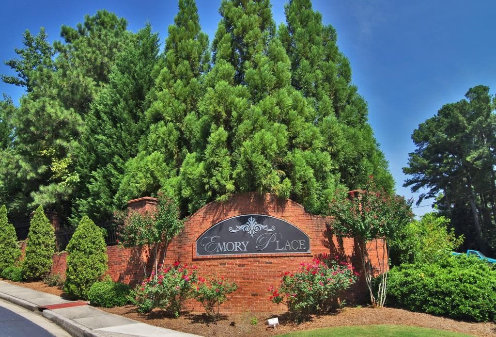4 bedroom, 2,525 sq ft townhouse sold at 1649 Emory Place Drive, Atlanta, GA 30329