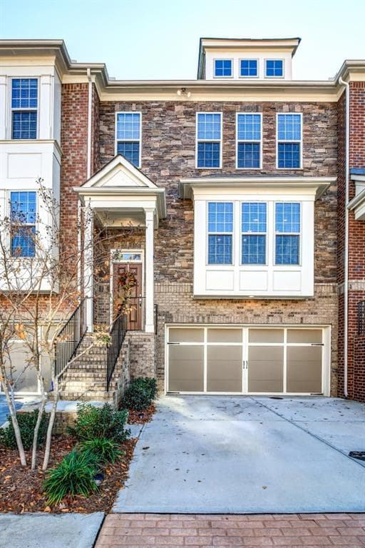 4 bedroom, 2,642 sq ft townhouse sold at 1651 Woodbridge Lane, Atlanta, GA 30329