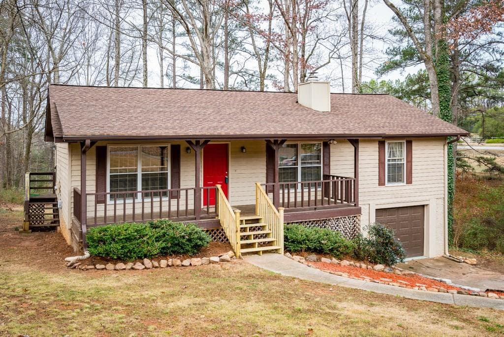 3 bedroom, 1,872 sq ft single family residence sold at 3891 Easy Circle, Marietta, GA 30066