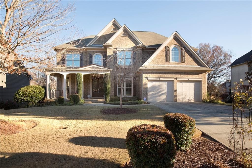 5 bedroom, 3,125 sq ft single family residence sold at 914 Laurelwood Court, Canton, GA 30115
