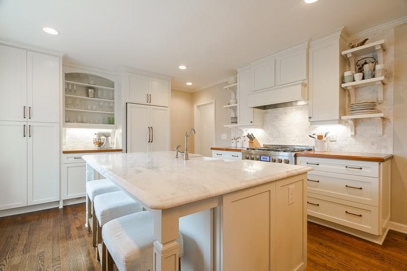 4 bedroom single family residence sold at 2418 Howell Mill Road, Atlanta, GA 30318