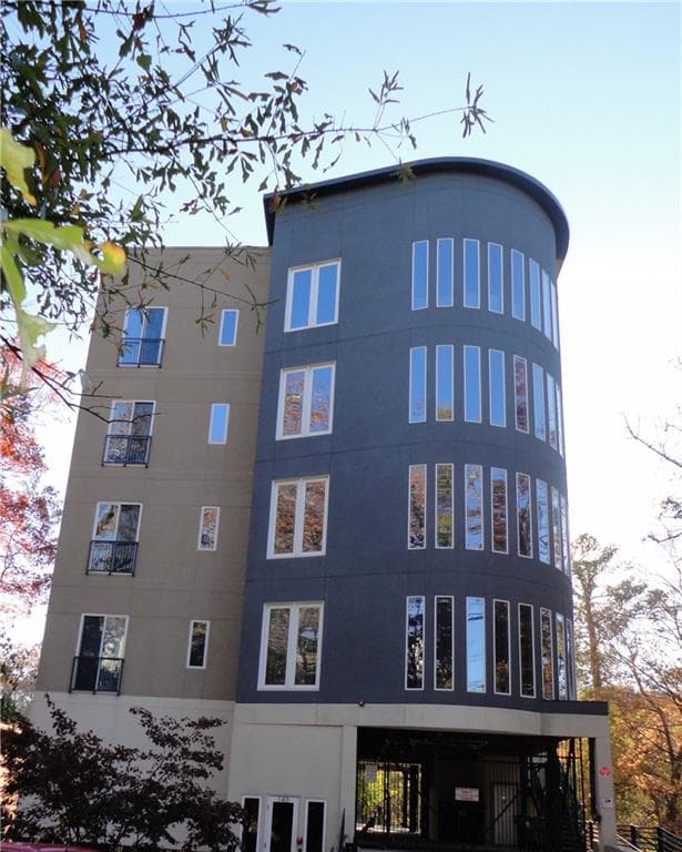 2 bedroom, 888 sq ft condominium sold at 140 Alden Avenue 202, Atlanta, GA 30309
