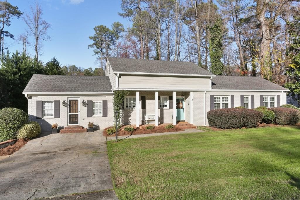 3 bedroom, 2,174 sq ft single family residence sold at 344 Pine Forest Road, Atlanta, GA 30342