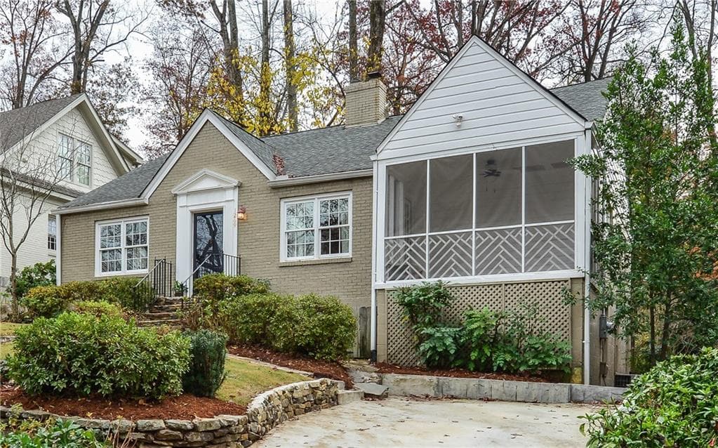 3 bedroom, 2,208 sq ft single family residence sold at 1269 University Drive, Atlanta, GA 30306