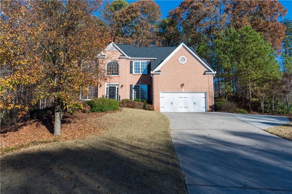 6 bedroom single family residence sold at 4030 Charleston Lane, Roswell, GA 30075