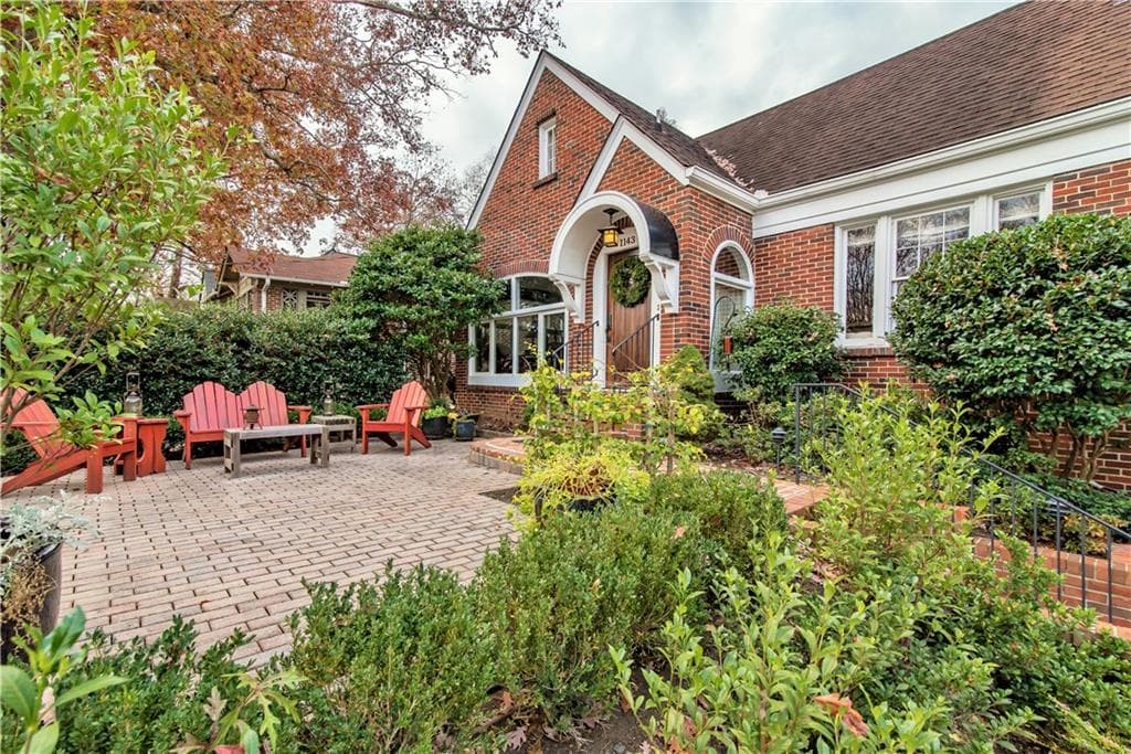 4 bedroom, 3,583 sq ft single family residence sold at 1143 University Drive, Atlanta, GA 30306