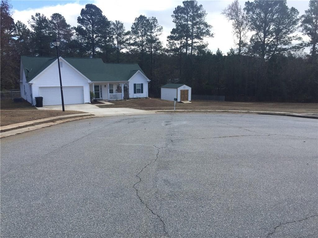 102 Devonshire Court, Grantville, GA 30220 — most recent listing photo