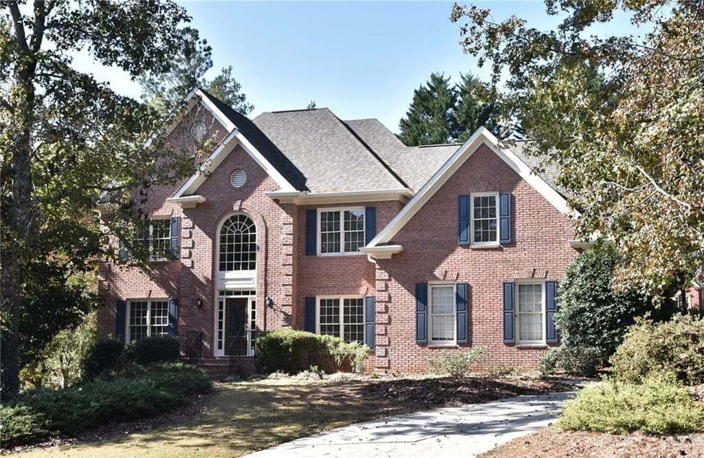 4 bedroom, 3,439 sq ft single family residence sold at 10250 Twingate Drive, Johns Creek, GA 30022