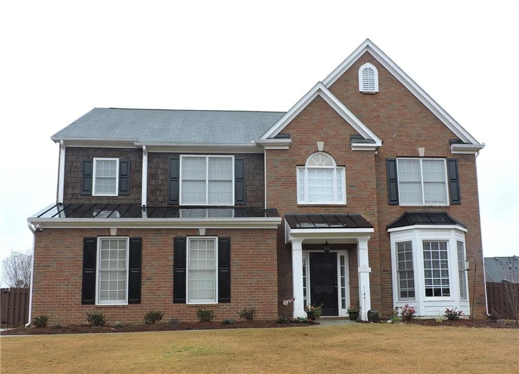 5 bedroom, 3,000 sq ft single family residence sold at 201 Double Gate Court, Sugar Hill, GA 30518