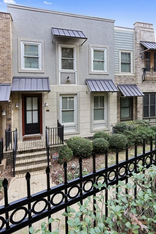 2 bedroom, 1,682 sq ft townhouse sold at 395 Laurent Street 6, Atlanta, GA 30318