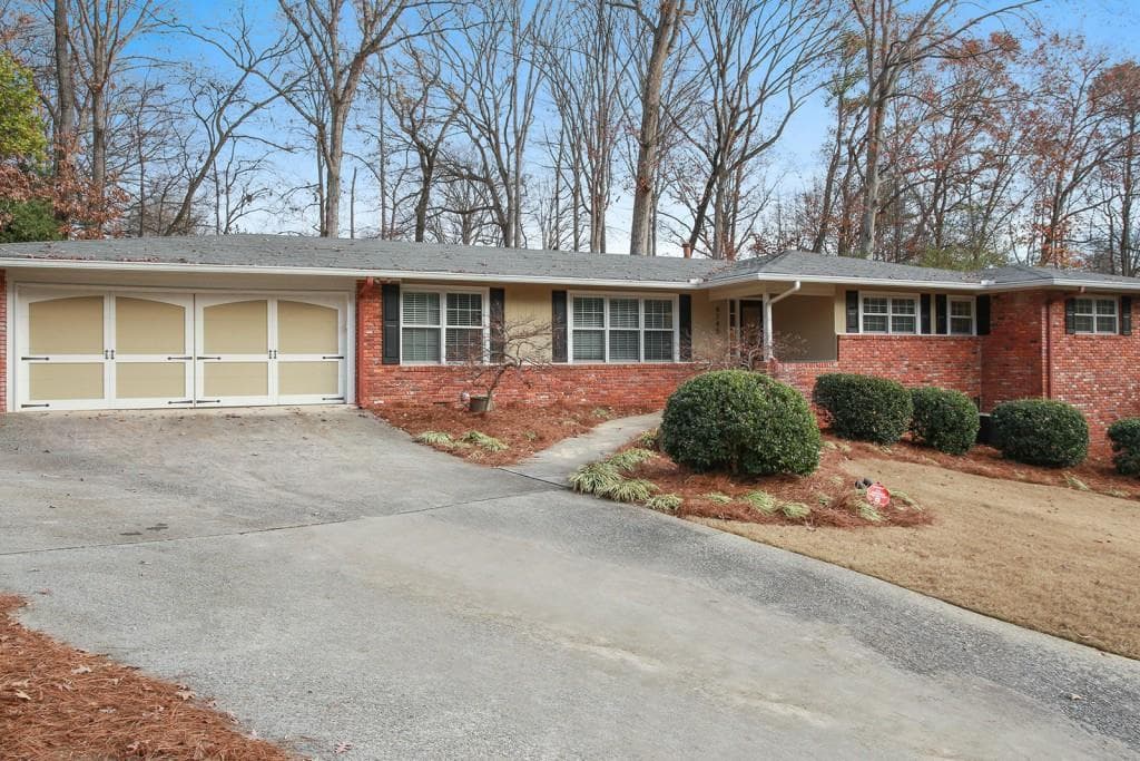 5 bedroom single family residence sold at 4745 Huntley Drive, Atlanta, GA 30342