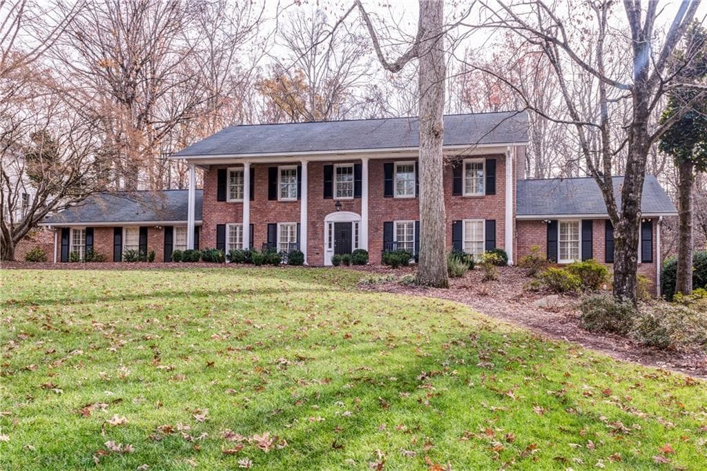6 bedroom single family residence sold at 5940 Riverwood Drive, Atlanta, GA 30328