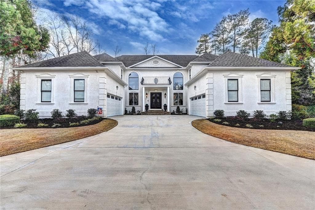 5 bedroom, 5,025 sq ft single family residence sold at 14332 Club Circle, Alpharetta, GA 30004