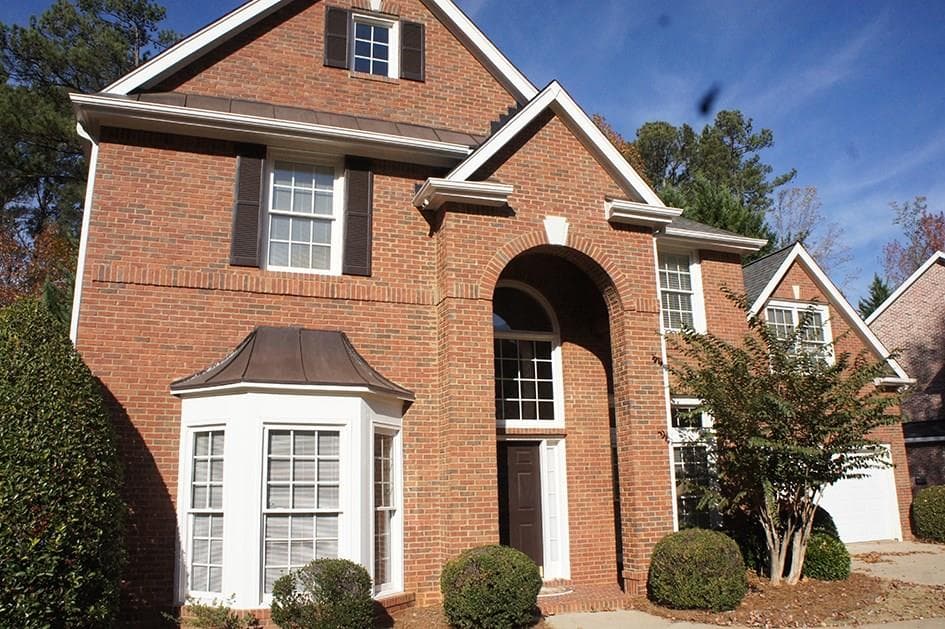 4 bedroom, 3,329 sq ft single family residence sold at 1090 Beacon Hill Crossing, Alpharetta, GA 30005