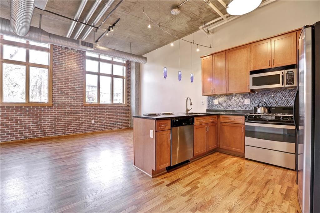 2 bedroom, 1,214 sq ft condominium sold at 640 Glen Iris Drive 410, Atlanta, GA 30308