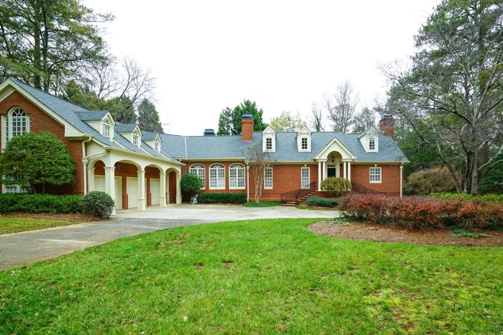4 bedroom, 5,059 sq ft single family residence sold at 4969 Long Island Drive, Sandy Springs, GA 30327