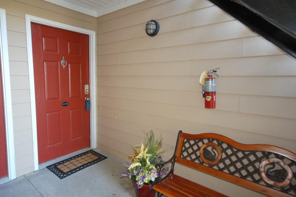 2 bedroom, 1,392 sq ft condominium sold at 1468 Briarwood Road 1006, Brookhaven, GA 30319