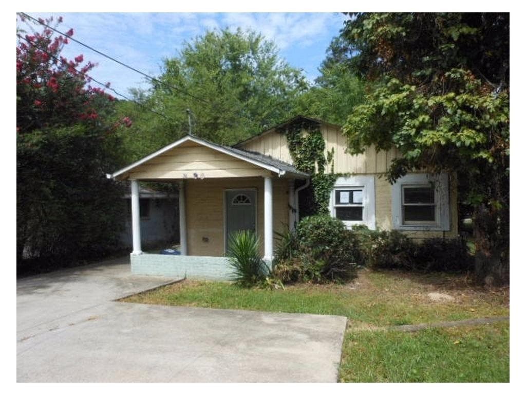 3 bedroom, 1,056 sq ft single family residence sold at 266 Hamilton E Holmes Drive, Atlanta, GA 30318