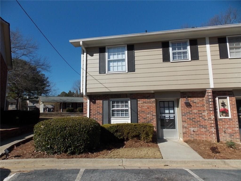 3 bedroom, 1,172 sq ft condominium sold at 2080 Kings Gate Circle D, Snellville, GA 30078