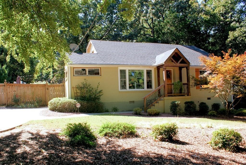 3 bedroom, 1,767 sq ft single family residence sold at 2571 White Oak Drive, Decatur, GA 30032