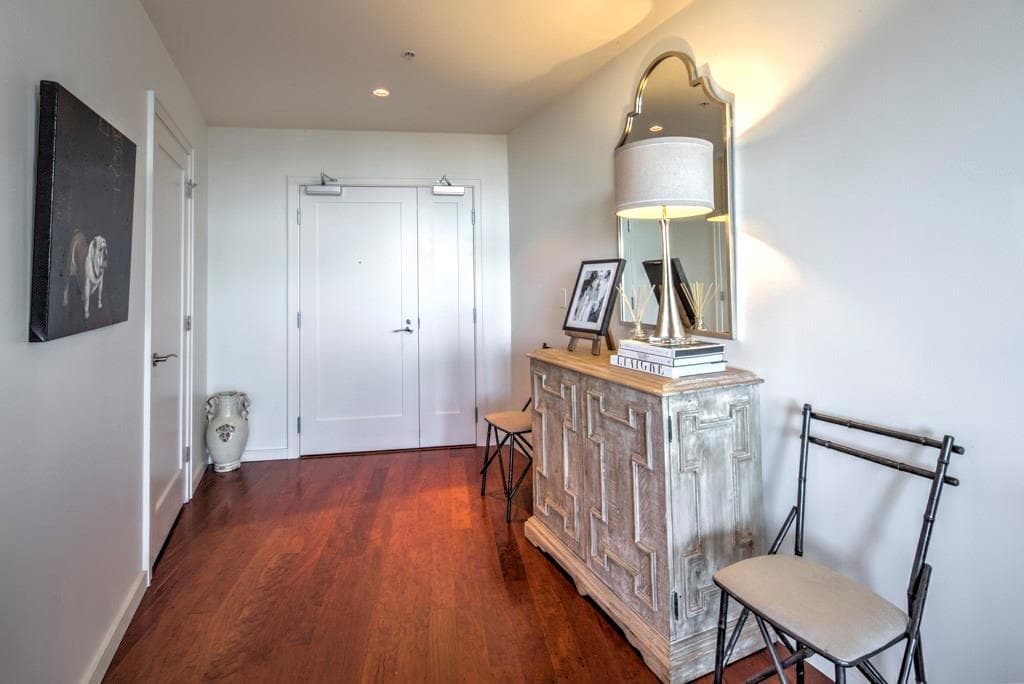 3 bedroom condominium sold at 3325 Piedmont Road 1906, Atlanta, GA 30305
