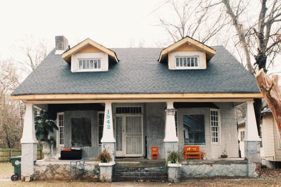 5 bedroom, 2,334 sq ft single family residence sold at 1542 S Gordon Street, Atlanta, GA 30310