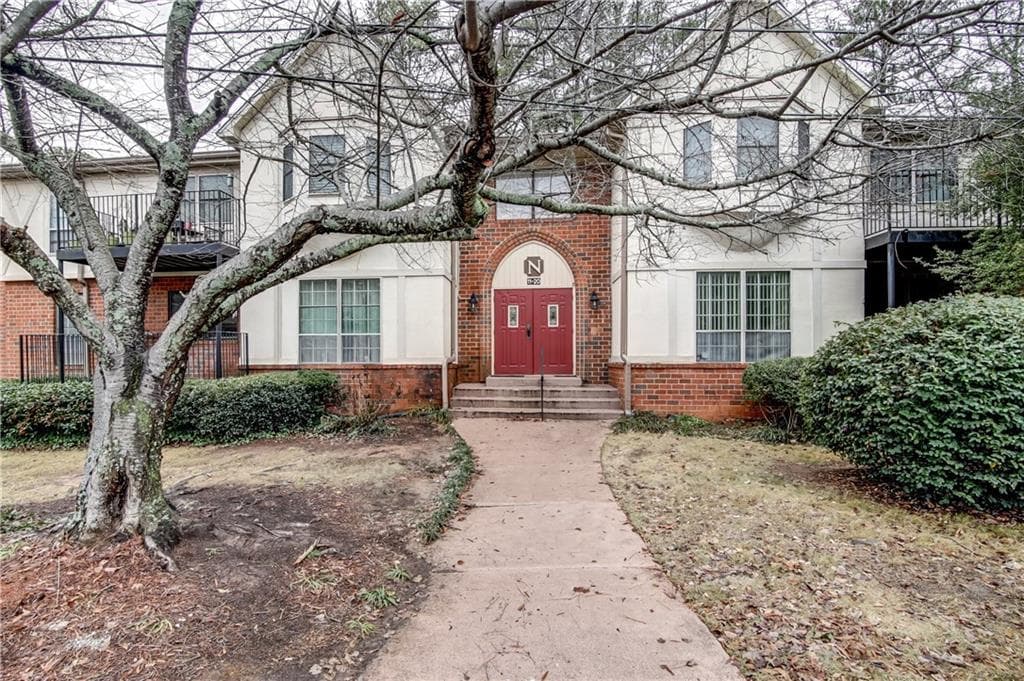 3 bedroom, 1,423 sq ft condominium sold at 6851 Roswell Road N16, Sandy Springs, GA 30328