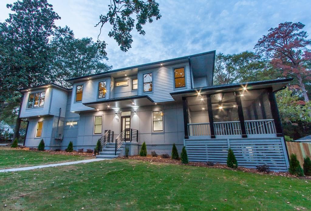 5 bedroom, 2,960 sq ft single family residence sold at 175 E Lake Drive, Atlanta, GA 30317