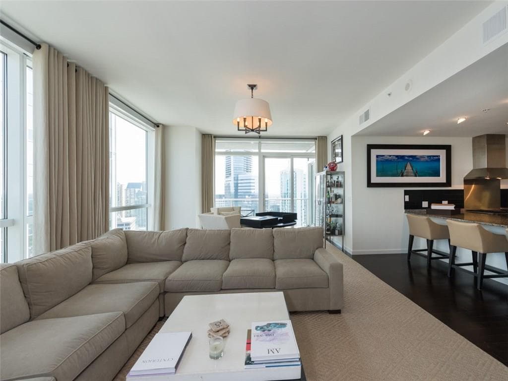 3 bedroom, 2,023 sq ft condominium sold at 3325 Piedmont Road 2501, Atlanta, GA 30305