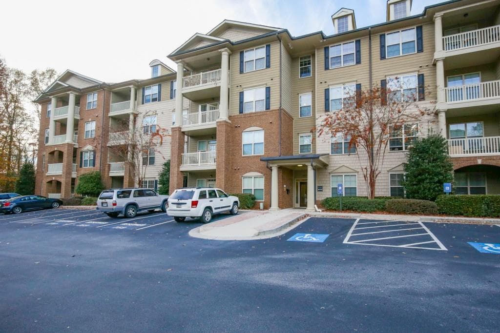 2 bedroom, 1,195 sq ft condominium sold at 1910 Cedar Glenn Way 4306, Atlanta, GA 30339