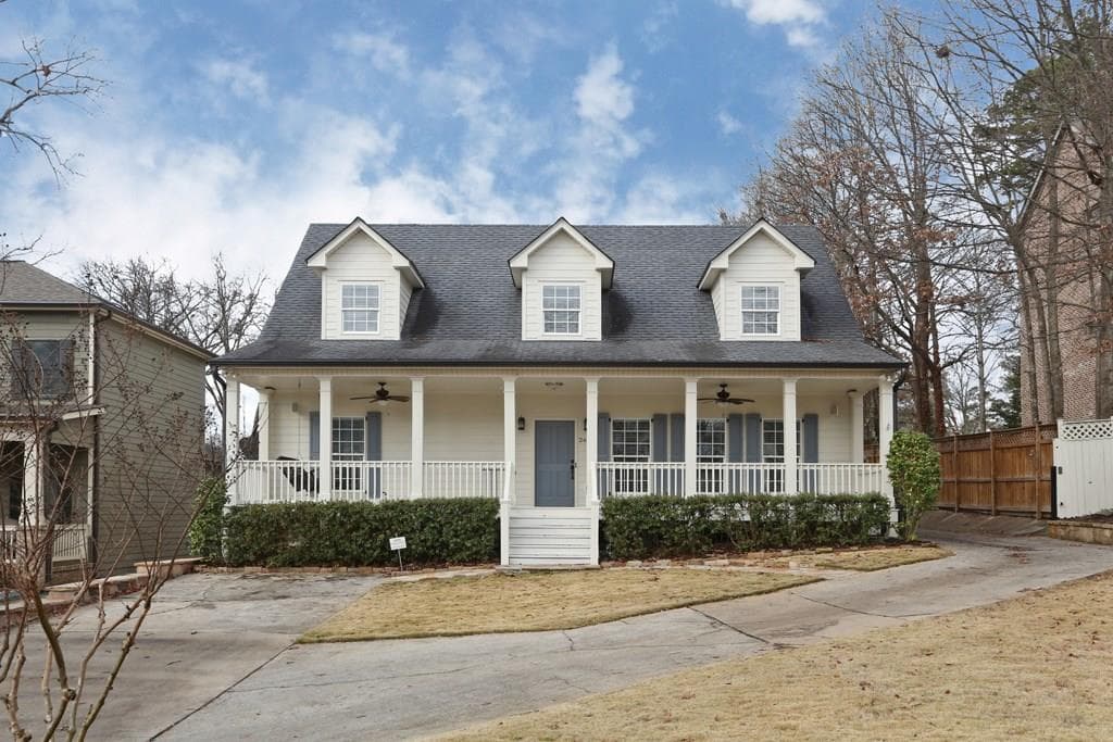 4 bedroom, 3,604 sq ft single family residence sold at 2618 Green Meadows Lane, Brookhaven, GA 30319